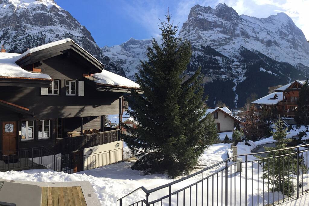 Chalet im Winter
