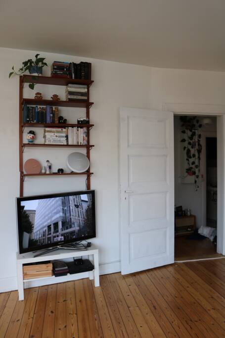 TV - with netflix and HBO