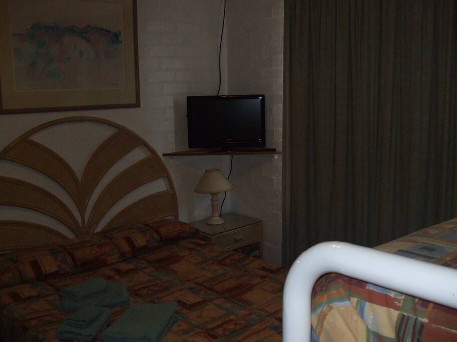 LCD TV DVD, electric heating