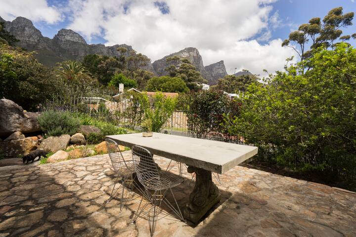 Camps Bay House with Views, Pool and leafy Garden gallery image 4