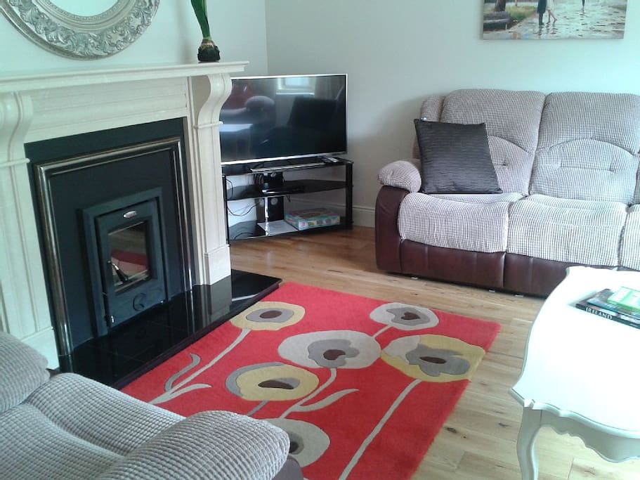 A lovely spacious comfy sitting room with channel tv, wi-fi etc.