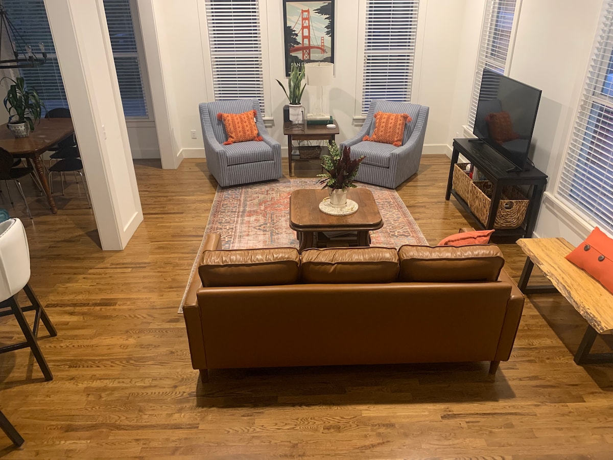 Всекидневна на първия етаж 