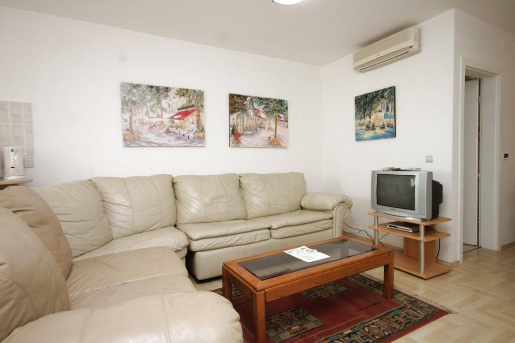 Living room, Surface: 15 m²