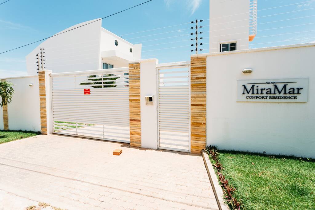 Secure community with gate, Electric fence, cameras, and 24 hour doorman.