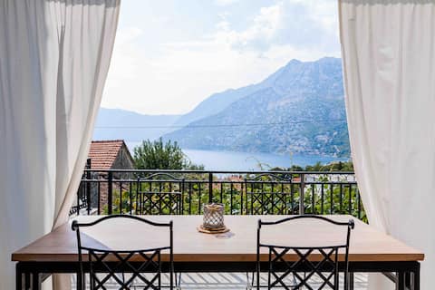 MINTA 3-BED ROOMS Apartment with SEA VIEW