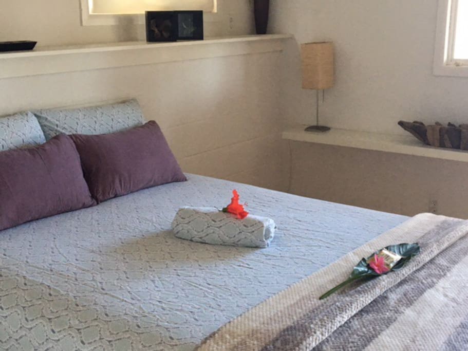 Fresh Hawaiian Flowers will be waiting for you on your bed