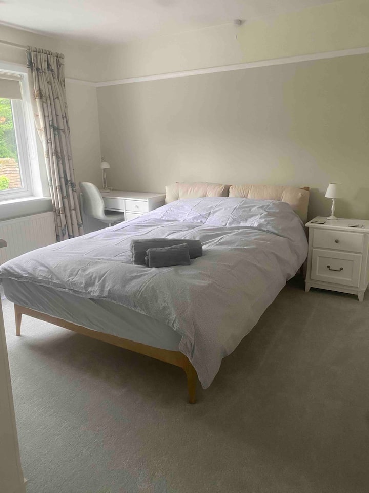 Tweede slaapkamer met kingsize bed en Hypnos-matras