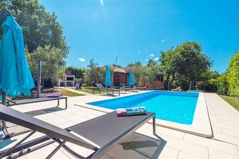 Successful Airbnb property: Holiday house kosuta with pool in Štifanići Stifanici