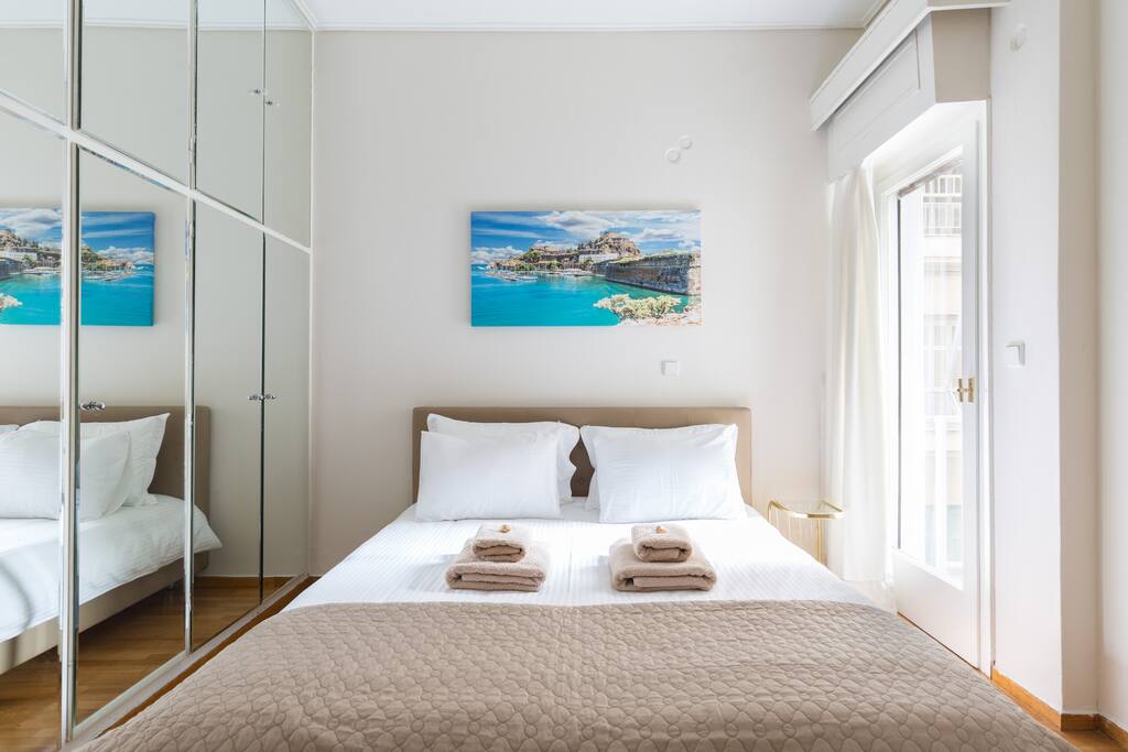 Room Corfu
With access to a small and quite balcony