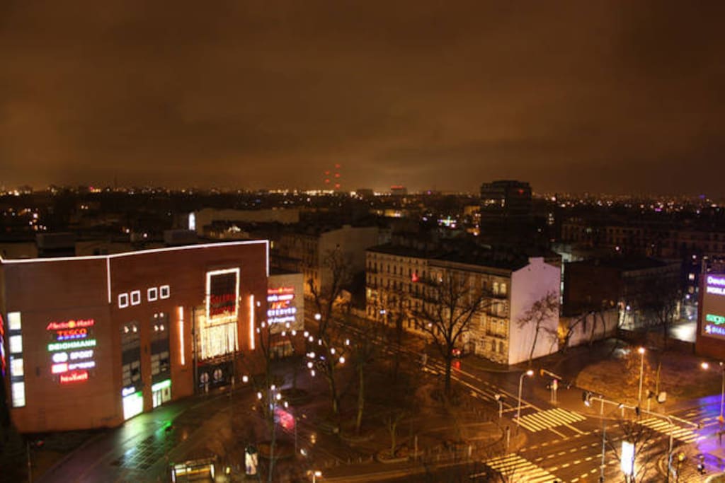 Excellent location to enjoy the best of Lodz. Shopping center is just a cross the street
