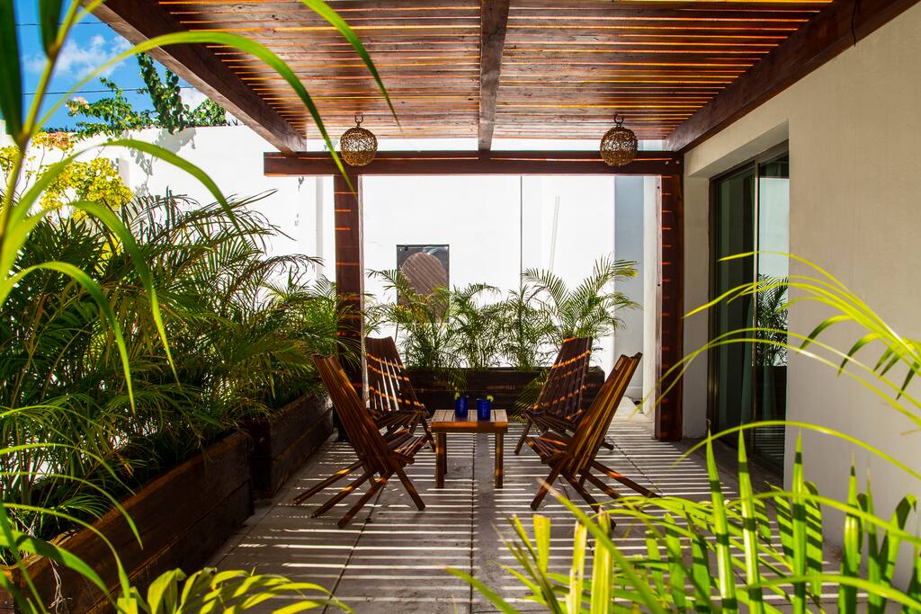 Private front patio