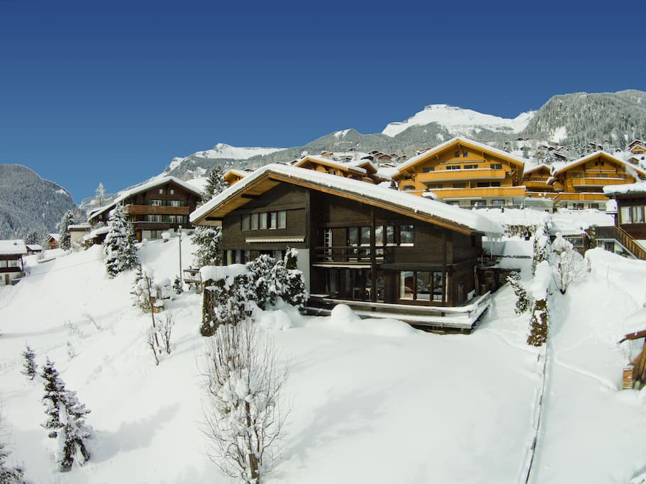 Chalet im Winter