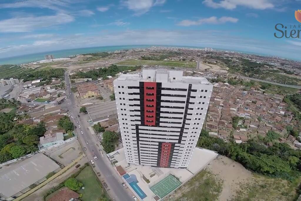 Prédio de 20 andares próximo a praia de Cruz das Almas