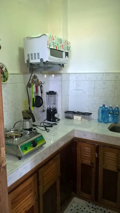 Cocina pequena pero con todo lo necesario. Small kitchen but with everything necessary!