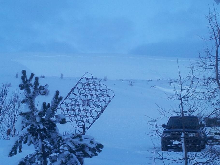 Avalance in the mountain above my house . 5 km away no danger.