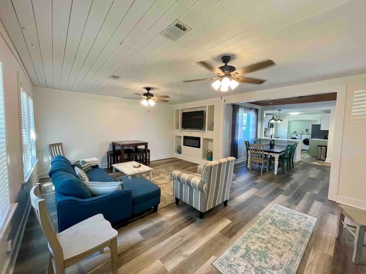 Sala de estar con FireTV de 55pulgadas