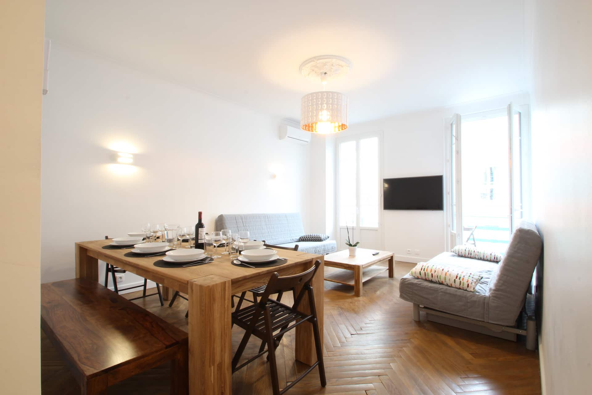 Spacious apartment in the center of Nice