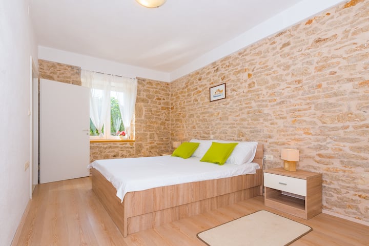 Საძინებელი 1