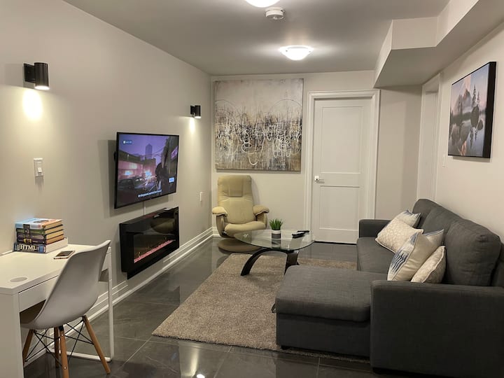 Cozy Home Away From Home - Torontó