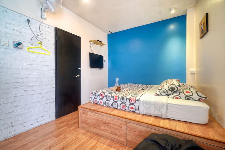 For Couple|Glass Walled Bathroom|Chic@SnoozeTOO