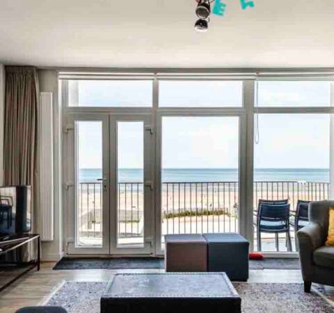 Zandvoort family apartment near the sea (25 m)