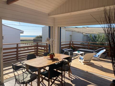 BEAUTIFUL SEA-FACING CHALET, SOUTH-FACING, WIFI, AIR CONDITIONING