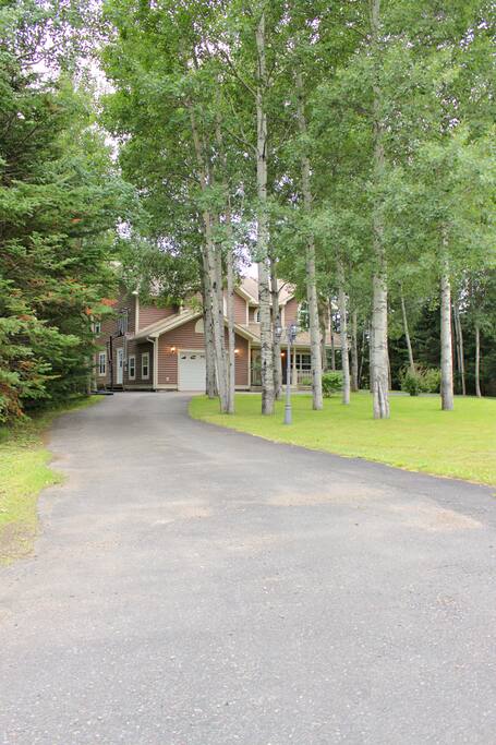 Easy to locate just 6km off the Trans Canada Highway, in Central NL. Between Grand Falls-Windsor and Deer Lake. Ideal rest place for those travelling from the northern peninsula to St. John's, Gros Morne National Park to Twillingate or east, or Port aux Basque travelling east or vice versa.