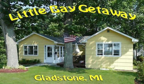 Little Bay Getaway Cottage near Park & Beach