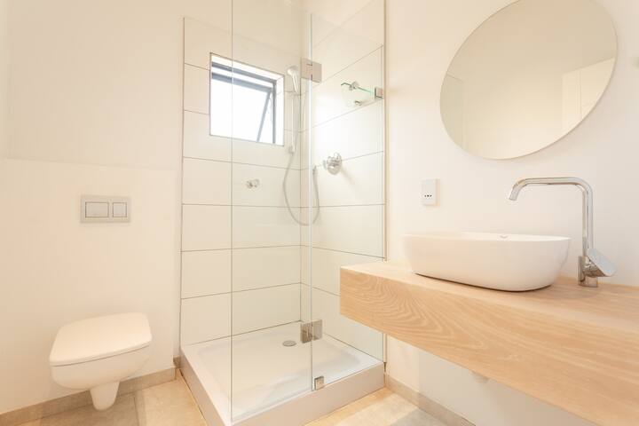 SOUL SURF RETREAT with ocean and mountain views gallery image 5