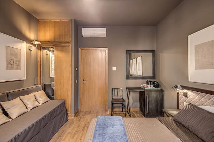 Luxury rooms down town gallery image 4