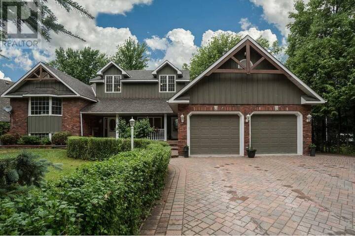 Portage Lakehouse Cottages For Rent In Ramara Ontario Canada