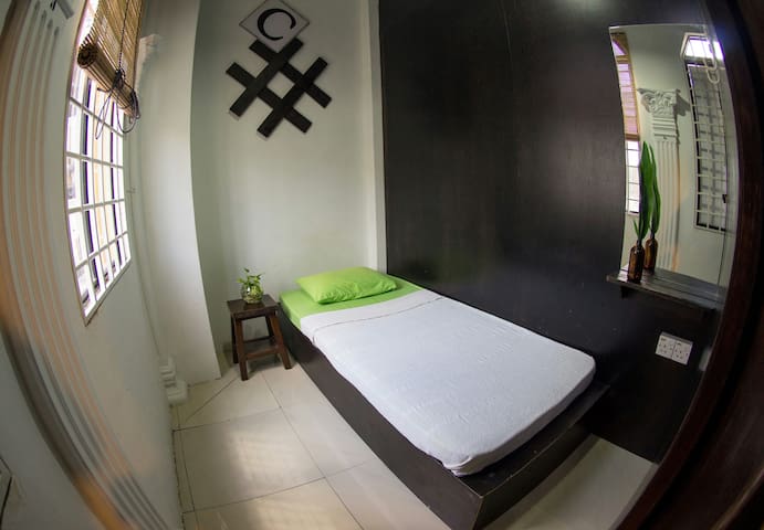 Single Room (Shared Toilet & Shared)