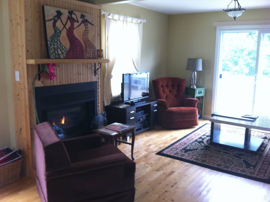 Living room with Propane Fireplace
