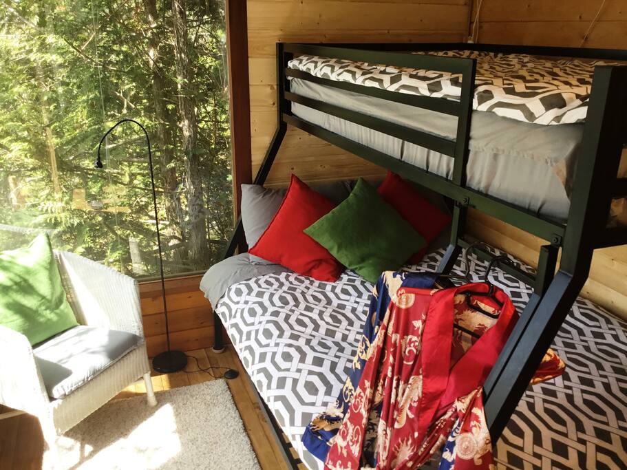 Winder Room, double lower, single upper, heated mattresses, over the ocean