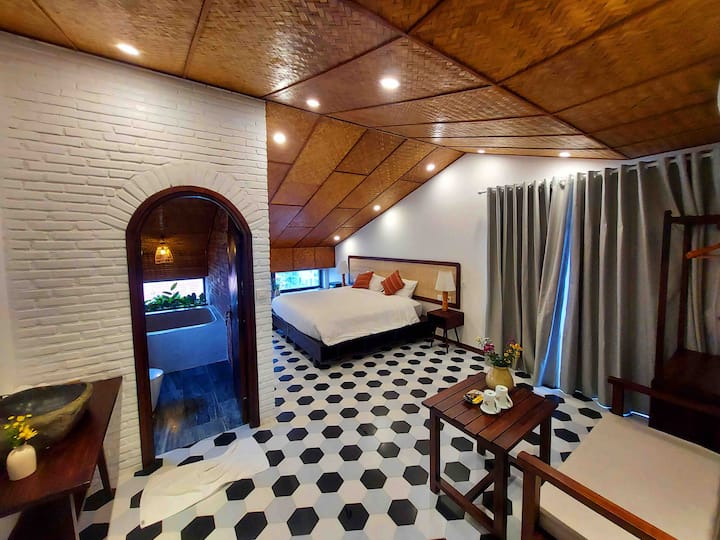 Апартаментът с изглед към провинцията се състои от 1 спалня. Пълни удобства като телевизор, климатик, самостоятелна баня.