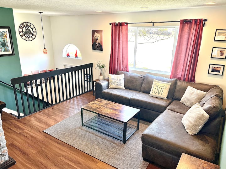 Casino Wine Down House W/pool, Game Room, Big Deck - Connecticut