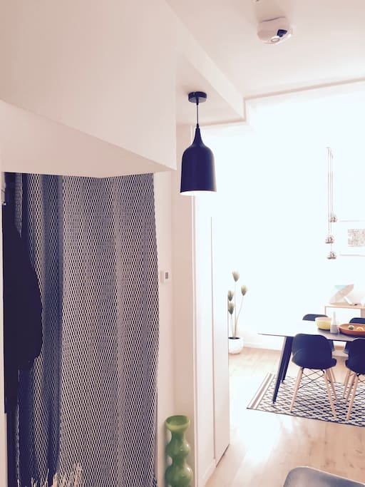 Entrées (chambre + sdb + cuisine)