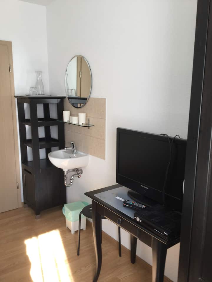 Maghaus, apartment3, Room2