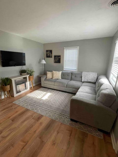 Carr Avenue Retreat