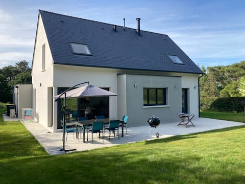 Top Airbnb: Cozy house with large grounds. in Crozon