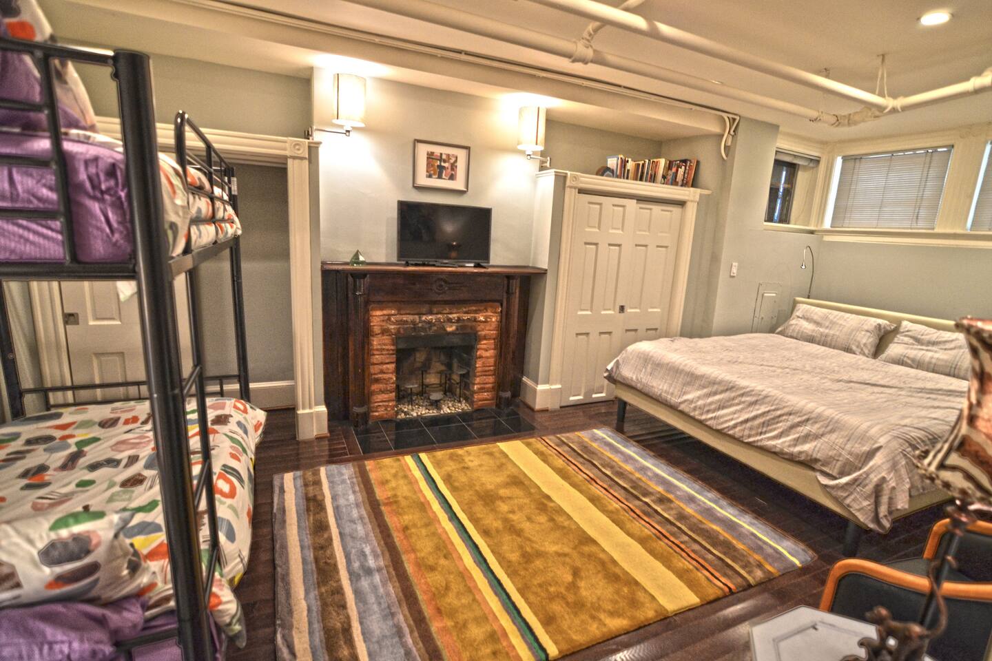 Tall and Airy Dupont Circle Apt for 6 Apartments for Rent in