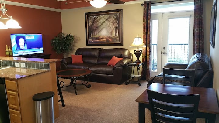 Condominio De Lujo De 2 Dormitorios Frente Al Río En Ubicación Perfecta - Sevierville