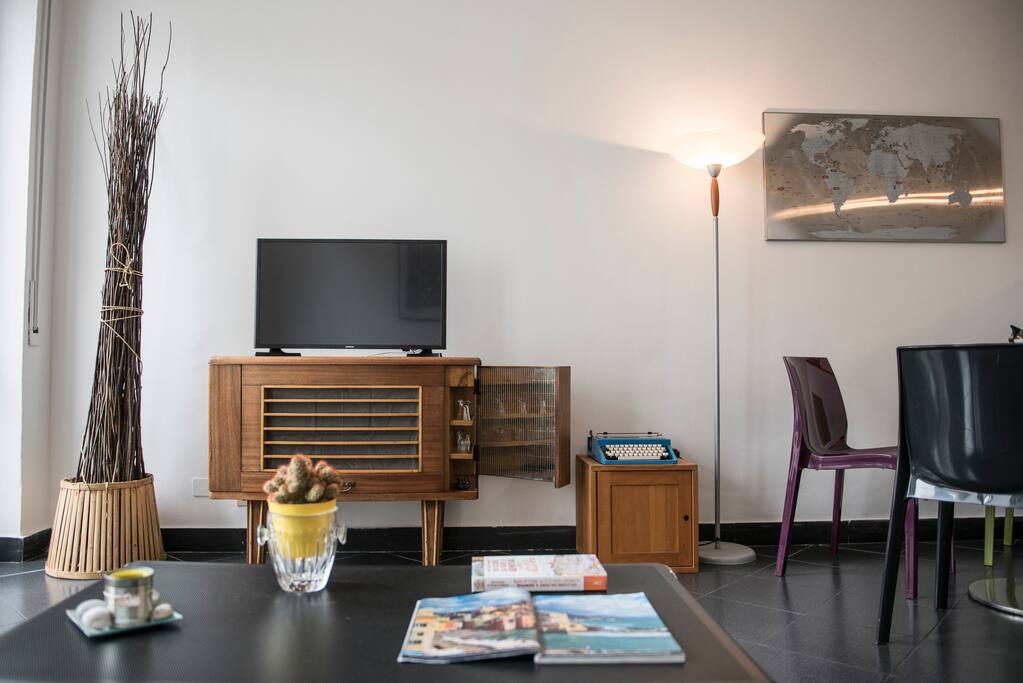 Living Room.Detail 1
