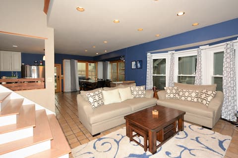 Large Victorian in Perfect Location!