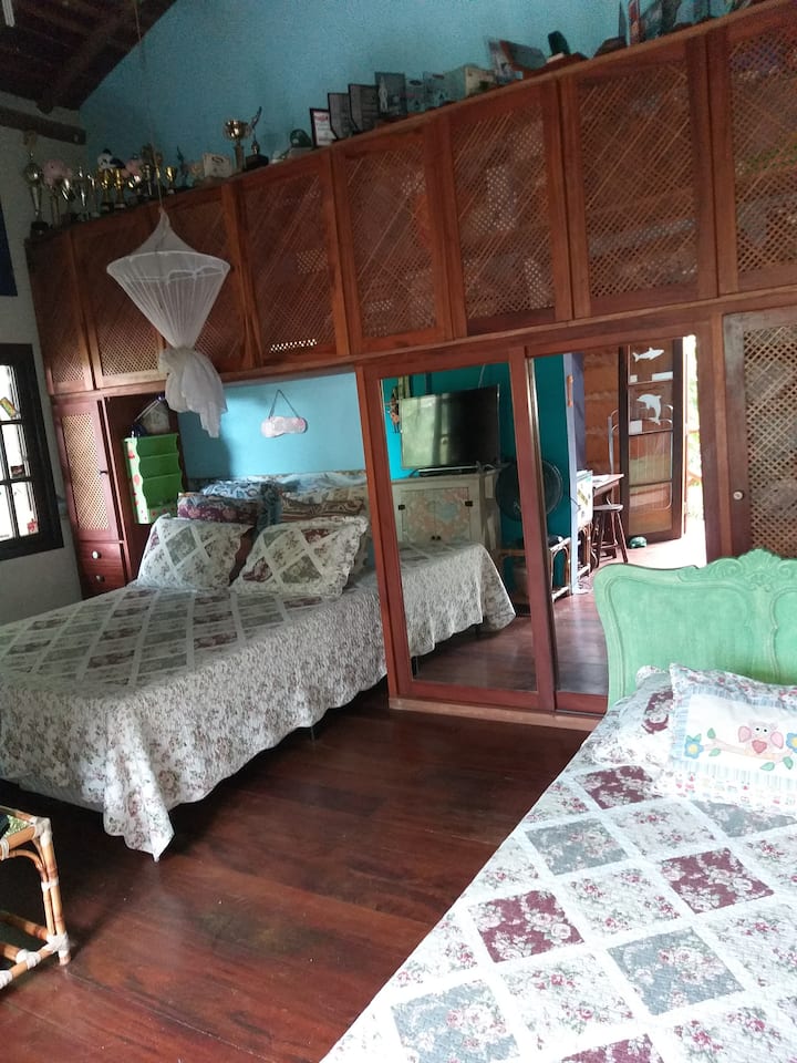 Ორადგილიანი საწოლი, ერთადგილიანი საწოლი, ორივე კოღოს ბადით