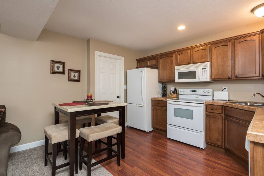 Eat in kitchen