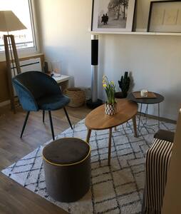 Au pied de la gare de Rennes ,travail et tourisme