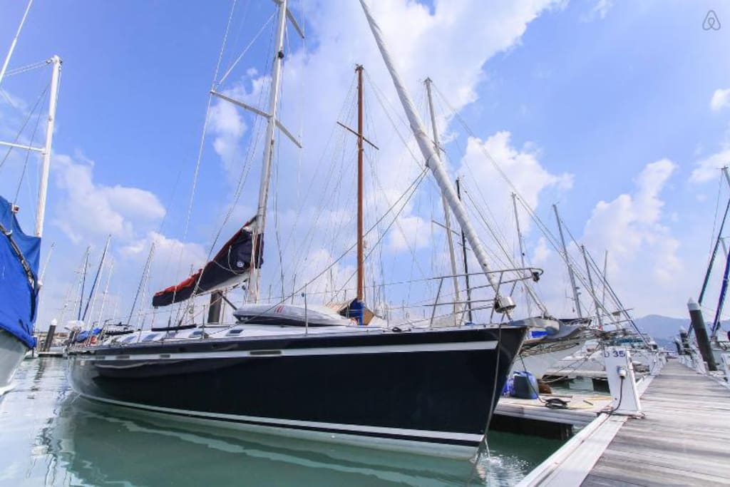 53ft Sailing yacht with 3 double Cabins 3 bathrooms