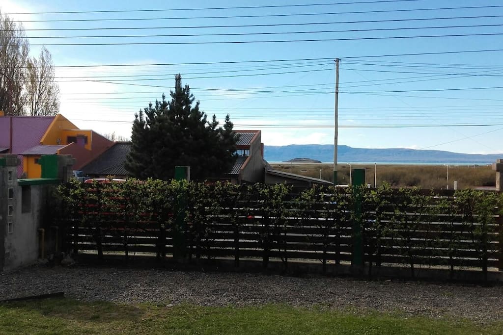 Vistas al Lago Argentino y la Cordillera