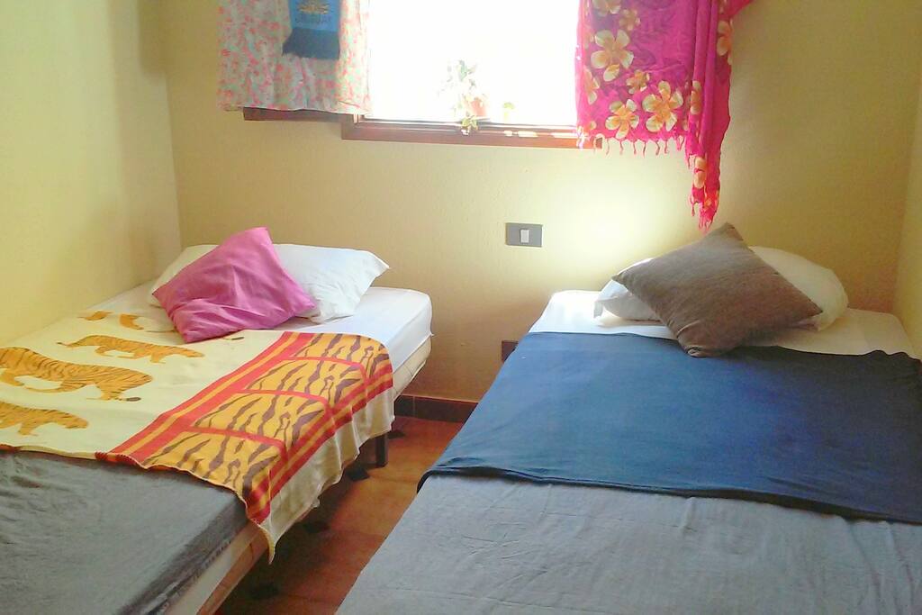 Your bright and cozy private bedroom for 1 or 2